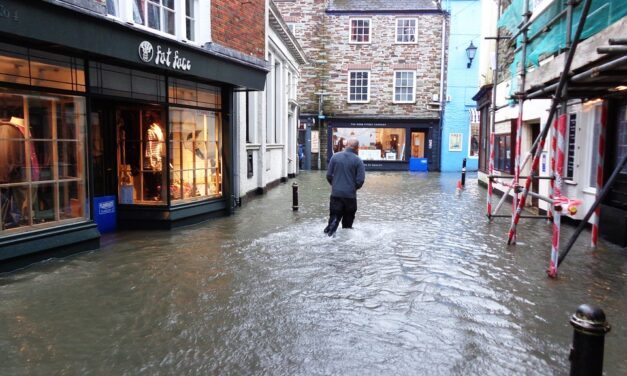RICS relaunches updated consumer flooding guide