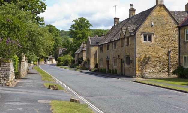 Annual house price growth continues to decline – Land Registry