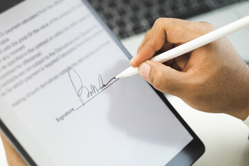 HM Land Registry accepts Qualified Electronic Signatures
